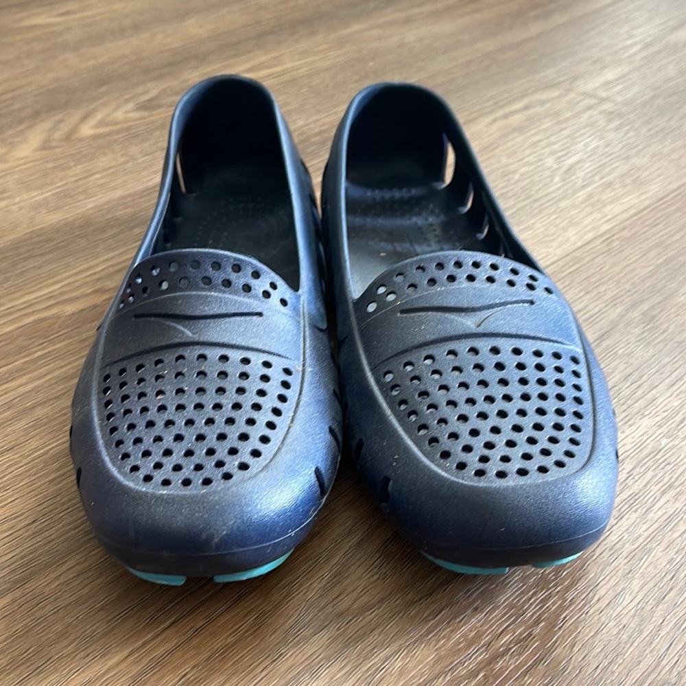 Women’s Navy Floafers 10